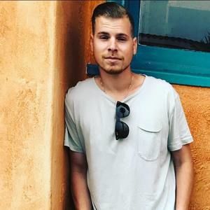 Meet your Posher, Jonathan